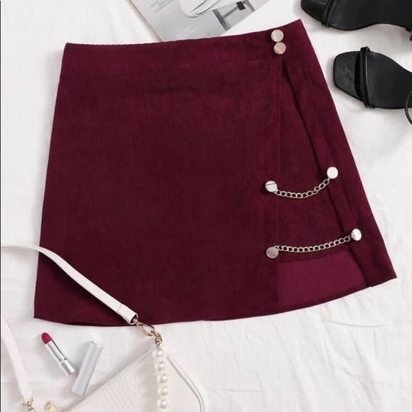 Gorgeous red wine skirt - Picture 3 of 4
